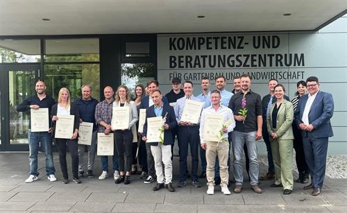 19 neue Landschaftsgärtner-Meisterinnen und -Meister für Hamburg