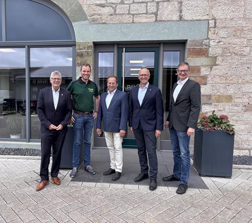 Führender Haushaltspolitiker besucht GaLaBau-Betrieb/ BGL fordert grüne Milliarde für kommunale Klimaanpassung